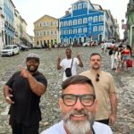 Tomaz Viana Instagram – Boas festas para todos qu passam por aqui, amo todos vcs, muito amor, paz, alegria e esperança para esse mundão louco🕊️🕊️💙