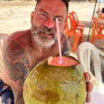 Tomaz Viana Instagram – Aquele clima de verão, um pouco de férias e um pouco de trabalho 💙🫶🏻 Vilas Do Atlantico – Bahia