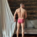 Tommaso Freno Instagram - 𝑵𝒆𝒔𝒔𝒖𝒏𝒐 𝒄𝒂𝒑𝒊𝒔𝒄𝒆 𝒍𝒂 𝒍𝒖𝒄𝒆 𝒒𝒖𝒂𝒏𝒕𝒐 𝒖𝒏𝒂 𝒕𝒆𝒏𝒅𝒂…