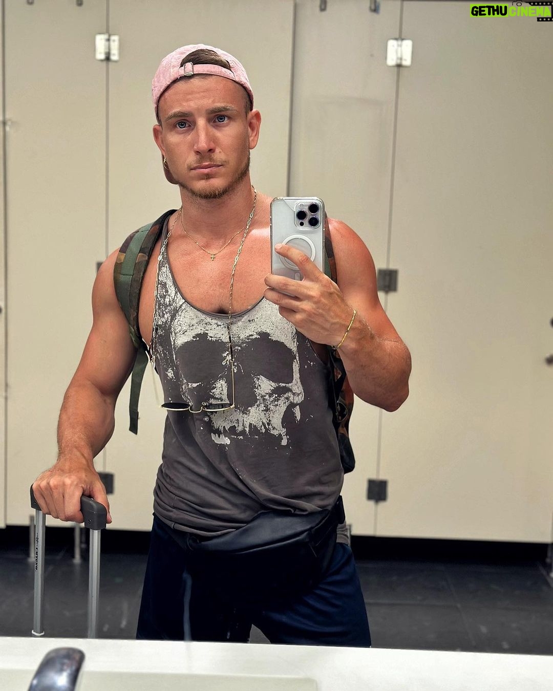 Tommaso Freno Instagram - ΣПD ӨF ΉӨᄂIDΛYƧ :/