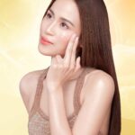 Toni Gonzaga Instagram - My go-tos for a youthful glow can be yours ✨✨ Celebrate @snailwhitephils' Glowversary with me and get a chance to win an exclusive SNAILWHITE Glowversary sweatshirt, all my favorite Gold Age Renewal products, and be one of the FIRST to try the NEW Gold Lifting Essence Water (which is my new fave 😉) All you have to do is: ✔️ Follow @snailwhitephils on Instagram and Facebook ✔️Comment below why you want to glow like a goddess and maintain your youthful glow with my skincare essentials. 3 LUCKY WINNERS will be chosen on September 10 ✨