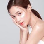 Toni Gonzaga Instagram - I’m so excited to finally unveil my brand new glow with SNAILWHITE. I choose @snailwhitephils Double Boosting Anti-Aging Serum and SNAILWHITE Gold for youthfully glowing skin💖 Give your skin two times the youthful glow boost with SNAILWHITE’s Double Boosting Anti-Aging Serum that’s packed with potent age renewing actives for the best second glow-up yet✨ #DoubleTheGlow #YouthfulGlow #GlowSisters #SecondGlowUp
