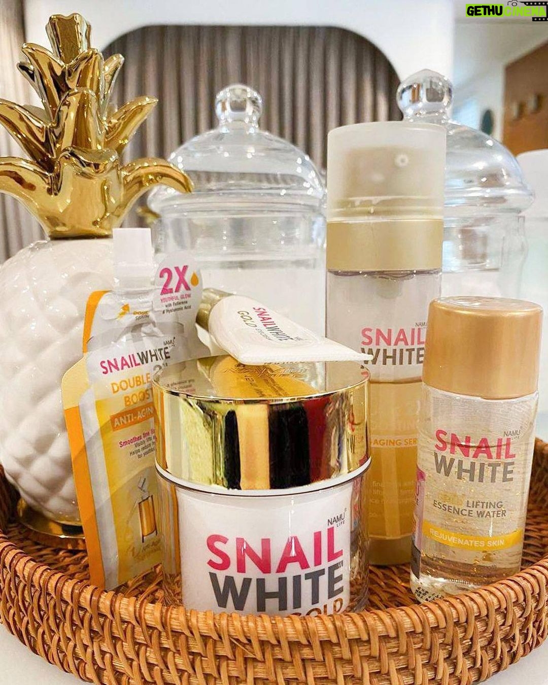 Toni Gonzaga Instagram - My go-tos for a youthful glow can be yours ✨✨ Celebrate @snailwhitephils' Glowversary with me and get a chance to win an exclusive SNAILWHITE Glowversary sweatshirt, all my favorite Gold Age Renewal products, and be one of the FIRST to try the NEW Gold Lifting Essence Water (which is my new fave 😉) All you have to do is: ✔️ Follow @snailwhitephils on Instagram and Facebook ✔️Comment below why you want to glow like a goddess and maintain your youthful glow with my skincare essentials. 3 LUCKY WINNERS will be chosen on September 10 ✨