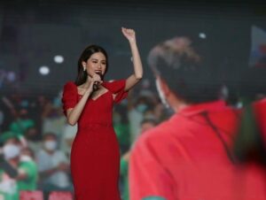 Toni Gonzaga Instagram - In the end…. Stand up for what you believe is right. Even if it means standing up…. Alone.🇵🇭 #ProudtobeFilipino