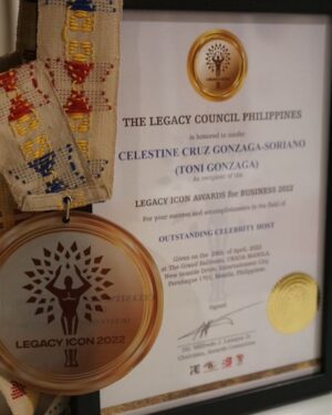 Toni Gonzaga Instagram - Maraming maraming salamat Legacy Icon 2022 awards sa pagkilala bilang 
Outstanding Celebrity Host at sa pagkilala sa
Toni Talks bilang Outstanding Social Media Talk Show..🙏🏼 #LegacyPH2022
#LegacyIcons2022