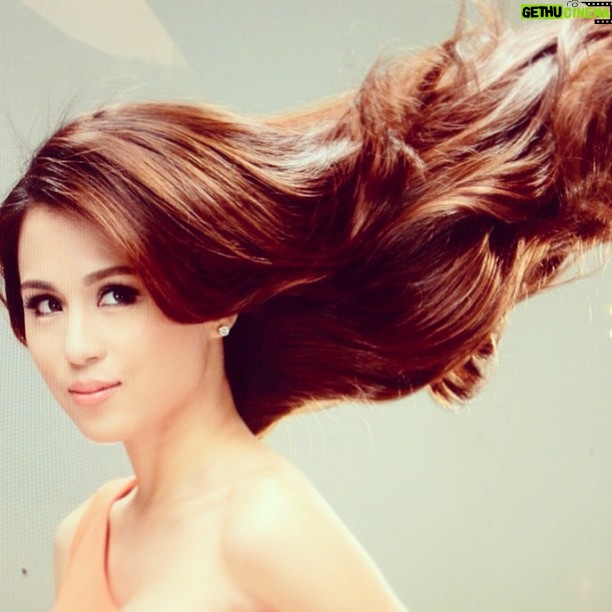 Toni Gonzaga Instagram - Where can your hair take you? #CreamsilkDryRescue