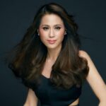 Toni Gonzaga Instagram - Skincare wasn’t a big deal back in my 20s – I didn’t even have a routine! But now that I’m in my late thirties, I know better and give my skin what it needs. And for women like me, trust me, all you’ll ever need is a good set of products with the best anti-aging ingredients. Here’s to ageing with a youthful glow! Get @snailwhitephils’ Gold Line at their official Shopee page 💛 #NeverStopGlowing #GlowWithGold