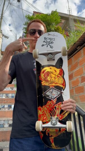 Tony Hawk Instagram - Just stashed my skateboard here in Comuna 13 after getting stem cells at @bioxcellerator. Seek and ye shall find. Reply with the hashtag I wrote on the grip tape if you get it. Please respect the neighbors. Gracias! 🇨🇴 🛹
UPDATE: FOUND BY @esadicen 
🎥: @joeygranath