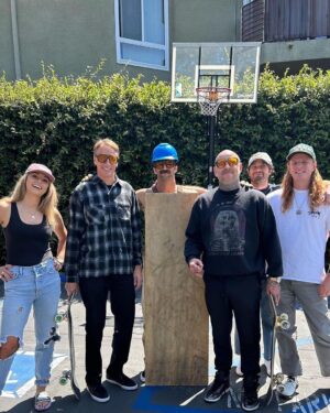 Tony Hawk Instagram - We rode the legendary @manramp yesterday after he appeared on @hawkvswolf. Jason rocked and then I got his back with the first “540” known to man… ramp. 🛹🚧👷‍♂️
#mantheramp #bobthebuilder