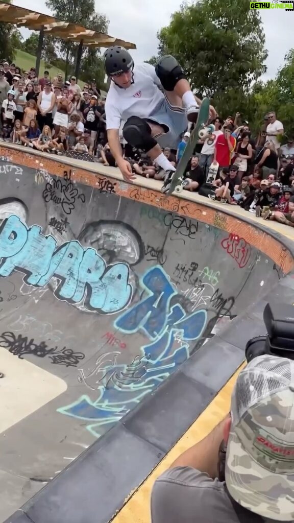 Tony Hawk Instagram - The @birdhouseskateboards popup demo was GOIN’ OFF! Thanks to everyone that showed up to watch us jump around. This would be a good time to officially introduce our newest team members: the park/vert maestros @tatecarew & @tomschaar. If you want to see them skate, just look up. 🇦🇺🛹🎉 🎞️: @aaronjawshomoki Sydney Park
