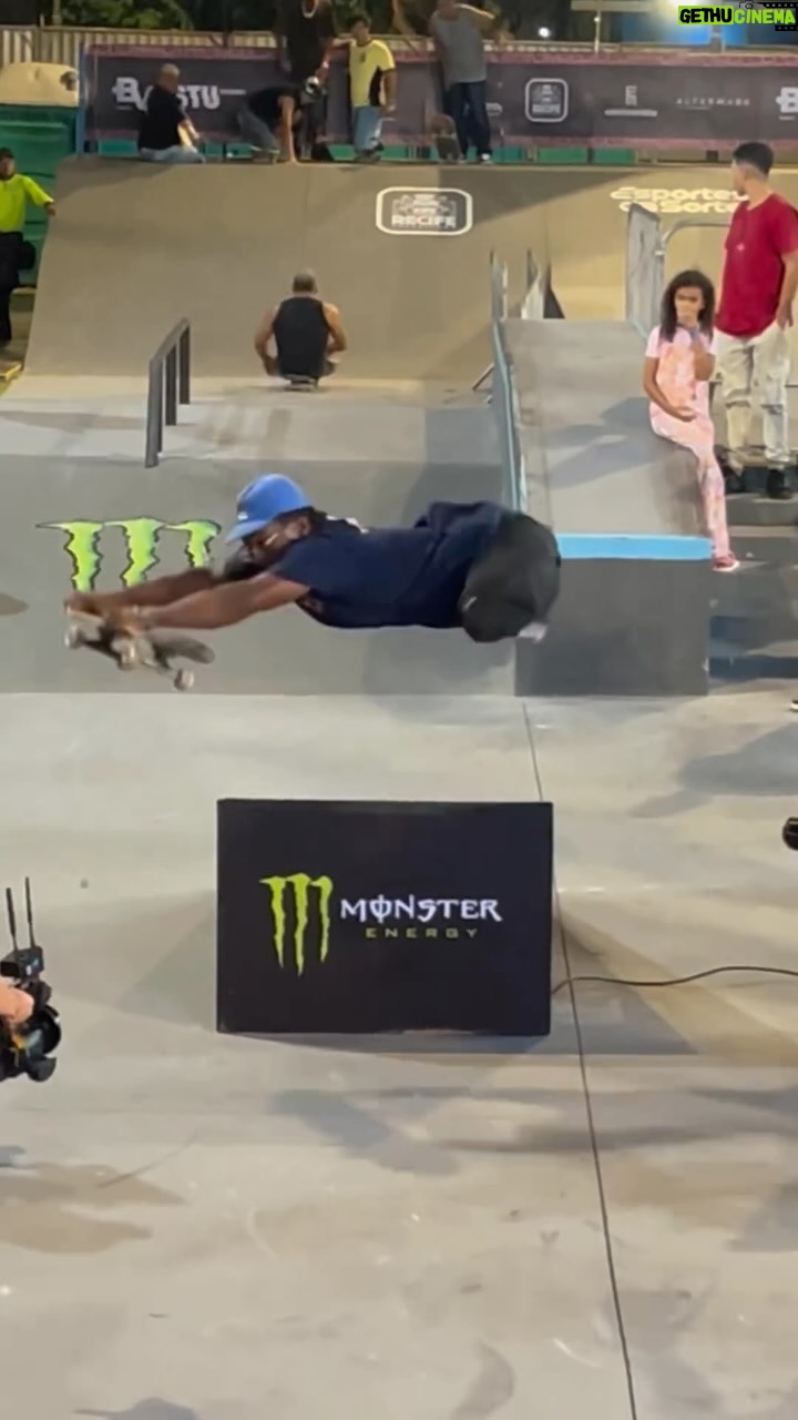 Tony Hawk Instagram - Sickest jump ramp session ever (via @abpsk_oficial & @livingskateshop) Tag the skaters! Recife, Brazil