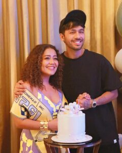 Tony Kakkar Instagram - We were kids again yesterday for few hours.. thank you Nehu 🪩♥️ @nehakakkar