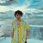 Tony Kakkar Instagram - Sunday 🐬 . @sunsiyamresorts @holidays2cherish #sunsiyam #irufushi #maldives #sunsiyamirufushi #sunsiyamresorts #holidays2cherish #h2c