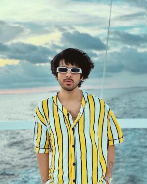 Tony Kakkar Instagram - Sunday 🐬 
.

 @sunsiyamresorts 
@holidays2cherish 
 #sunsiyam #irufushi #maldives
#sunsiyamirufushi #sunsiyamresorts 
#holidays2cherish #h2c