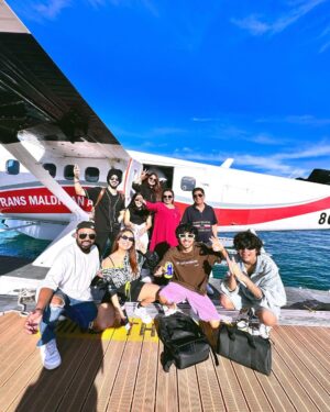 Tony Kakkar Instagram - On Vacayyyyyy 🥂 
@transmaldivian @sunsiyamresorts @holidays2cherish #TransMaldivian #TravelConfidentlywithTMA #TMAExperience