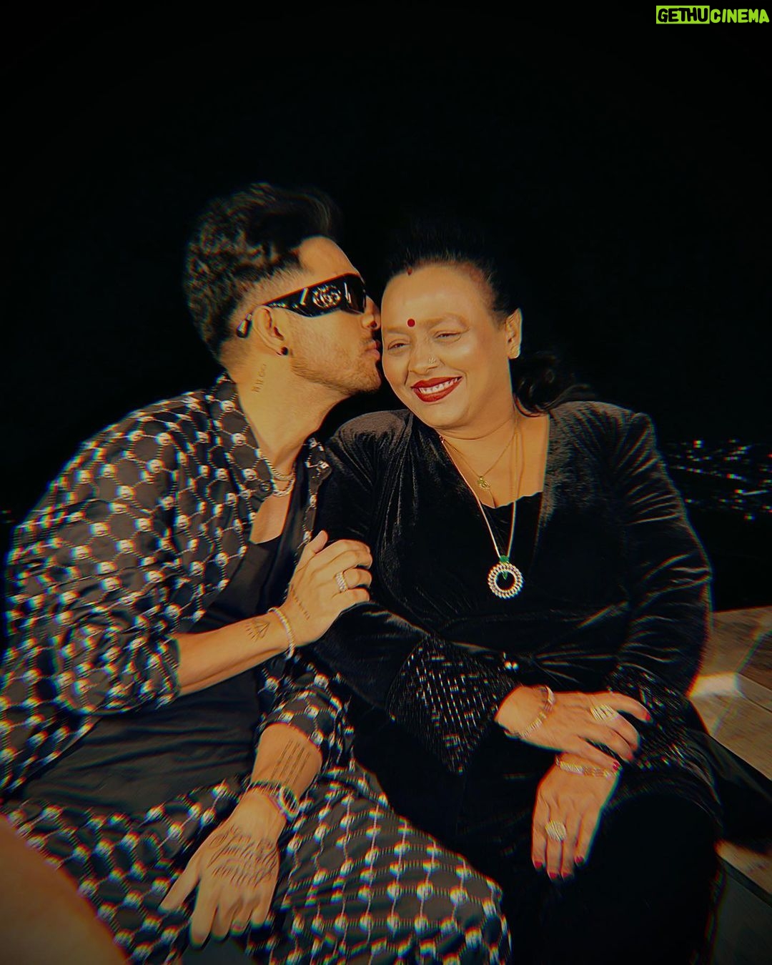 Tony Kakkar Instagram - Happy birthday Mom ❤️No caption can explain my love for you 🙏