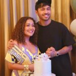 Tony Kakkar Instagram - We were kids again yesterday for few hours.. thank you Nehu 🪩♥️ @nehakakkar