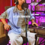 Tony Kakkar Instagram - Main Akela Hoon ✍️ Studio live with @fredmelodies 🎹 #tonykakkar #mainakelahoon