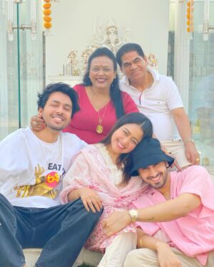 Tony Kakkar Instagram - Blessed Birthday ♥️ 
.
.
#tonykakkar