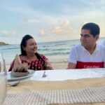 Tony Kakkar Instagram – They way they look at each other ♥️ #HappyMarriageAnniversary mom dad 🙏