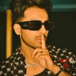 Tony Kakkar Instagram - Only day when I eat cake 🎂💎 #birthday