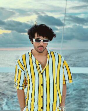 Tony Kakkar Instagram - Sunday 🐬 
.

 @sunsiyamresorts 
@holidays2cherish 
 #sunsiyam #irufushi #maldives
#sunsiyamirufushi #sunsiyamresorts 
#holidays2cherish #h2c