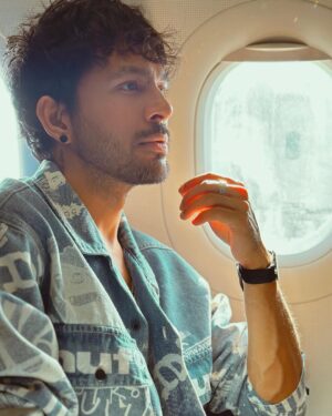 Tony Kakkar Instagram - Fly me to the moon 🌙 
.
.
#tonykakkar