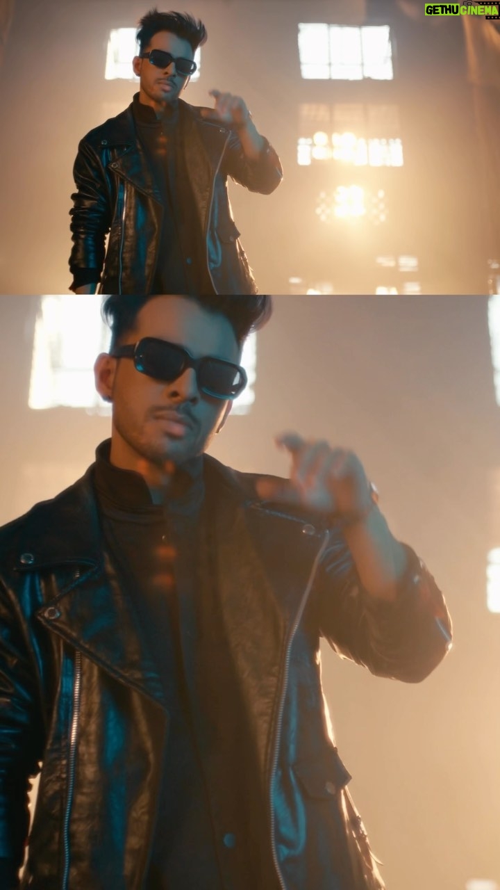 Tony Kakkar Instagram - Monday checklist Wake up ✅ Listen to Soniye ✅ Listen to Soniye on loop ✅
