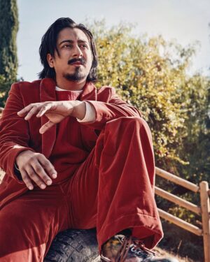 Tony Revolori Instagram - Great conversations and wonderful photos with @mrfeelgoodhq 

Talking about my experiences in this industry and willow and mental health check it out if you can! 

Photographer @beaugrealy 
Stylist @edmondalison 
Groomer @heatherraebang 
Words by @petesamson