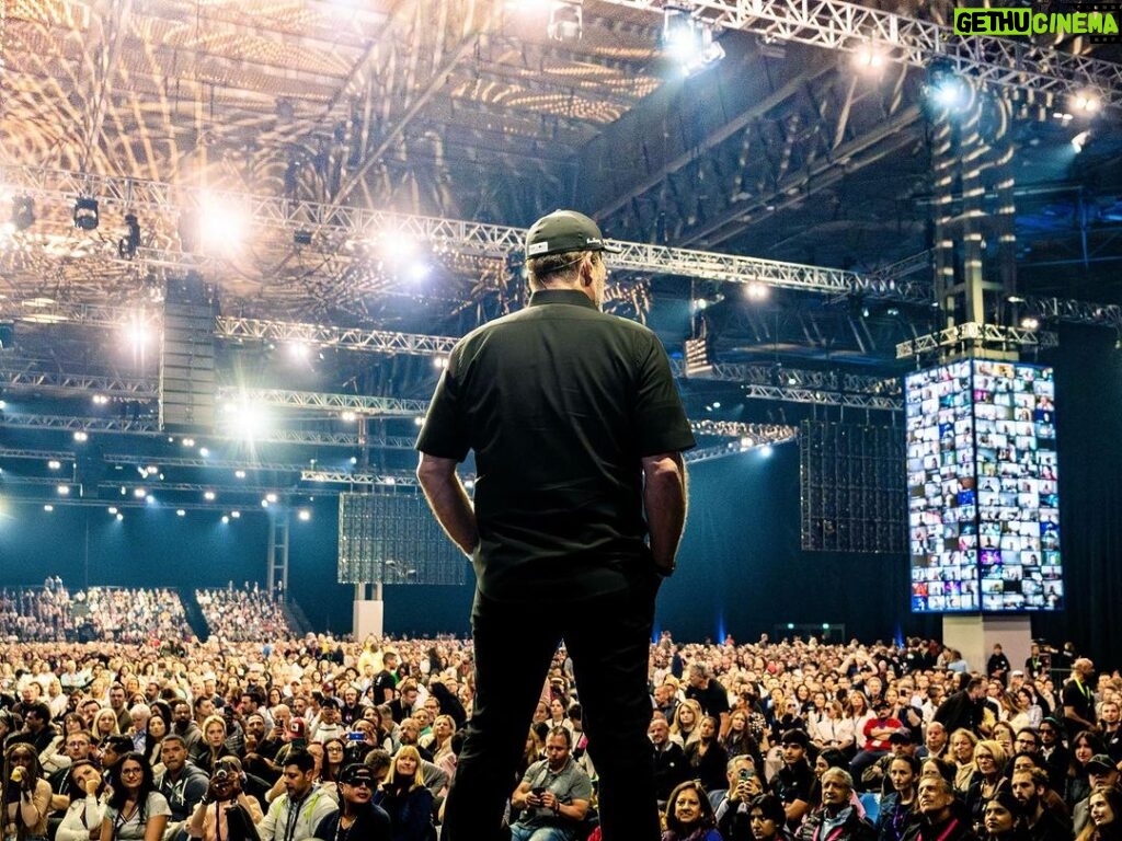 Tony Robbins Instagram - How are you doing, U.K?! 🇬🇧🙌  Coming back to Europe after three years has been ELECTRIFYING with 10,000 souls right here in house with us and another 2,500 households joining in for this EPIC UPW! 🌍🔥👊  I’m so proud for each and every one of you who made the commitment to be here and seek out GROWTH. 🌱💪 For those who traveled here and for those zooming in across different time zones—your decision and follow-through is so meaningful. You're all here playing FULL OUT in FULL ON immersion, and the ENERGY ⚡️ of this SUPERCHARGED atmosphere you’ve created is off the charts! 👏 ❤️🤟  Today we learned about the power of PATTERNS. You see, if there are patterns that make us fearful, there are also patterns that make us courageous, excited, and strong. 🦸  Being able to recognize, use, and create patterns, gives us a different level of POWER. 💥 Patterns offer a pathway to power and a ladder out of chaos. 💪🪜 When we bring our awareness and focused attention, we can then break patterns that no longer serve us, and replace them with ones that EMPOWER US. 🚀  What patterns could you create to bring more LOVE, HAPPINESS, MEANING, AND FULFILLMENT into your life? 👇  #TONYROBBINSUPW NEC Birmingham