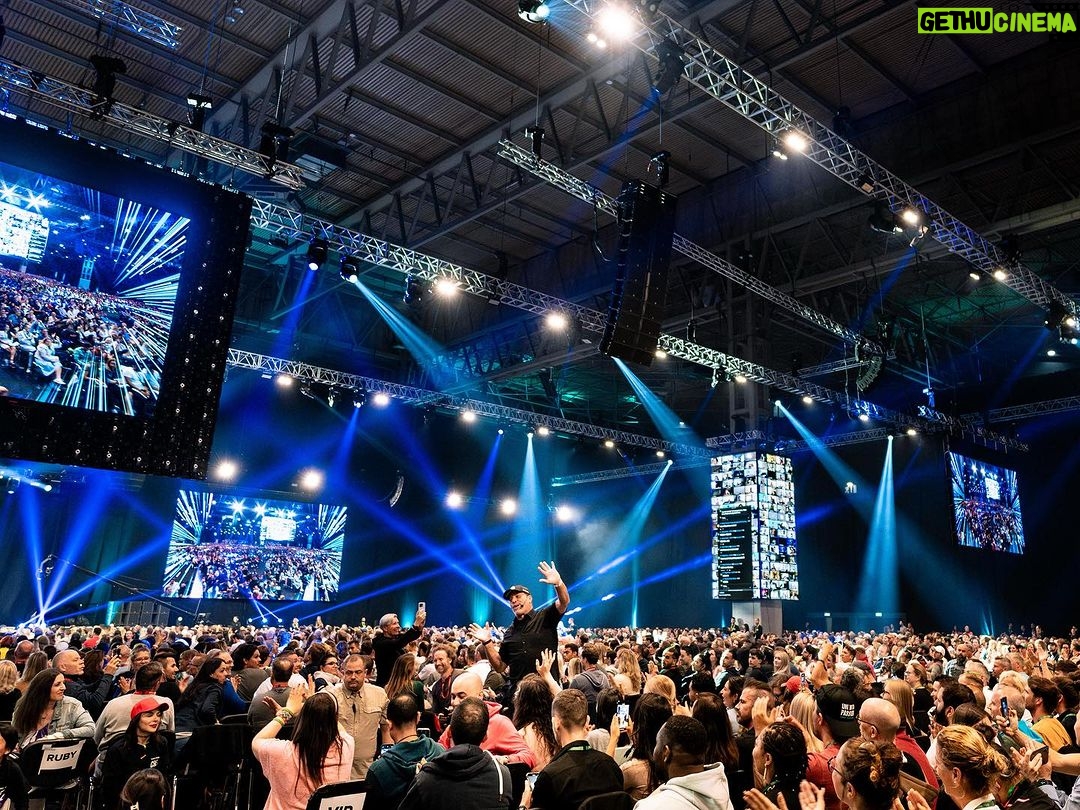 Tony Robbins Instagram - How are you doing, U.K?! 🇬🇧🙌
Coming back to Europe after three years has been ELECTRIFYING with 10,000 souls right here in house with us and another 2,500 households joining in for this EPIC UPW! 🌍🔥👊
I’m so proud for each and every one of you who made the commitment to be here and seek out GROWTH. 🌱💪 For those who traveled here and for those zooming in across different time zones—your decision and follow-through is so meaningful. You're all here playing FULL OUT in FULL ON immersion, and the ENERGY ⚡️ of this SUPERCHARGED atmosphere you’ve created is off the charts! 👏 ❤️🤟
Today we learned about the power of PATTERNS. You see, if there are patterns that make us fearful, there are also patterns that make us courageous, excited, and strong. 🦸
Being able to recognize, use, and create patterns, gives us a different level of POWER. 💥 Patterns offer a pathway to power and a ladder out of chaos. 💪🪜 When we bring our awareness and focused attention, we can then break patterns that no longer serve us, and replace them with ones that EMPOWER US. 🚀
What patterns could you create to bring more LOVE, HAPPINESS, MEANING, AND FULFILLMENT into your life? 👇
#TONYROBBINSUPW NEC Birmingham