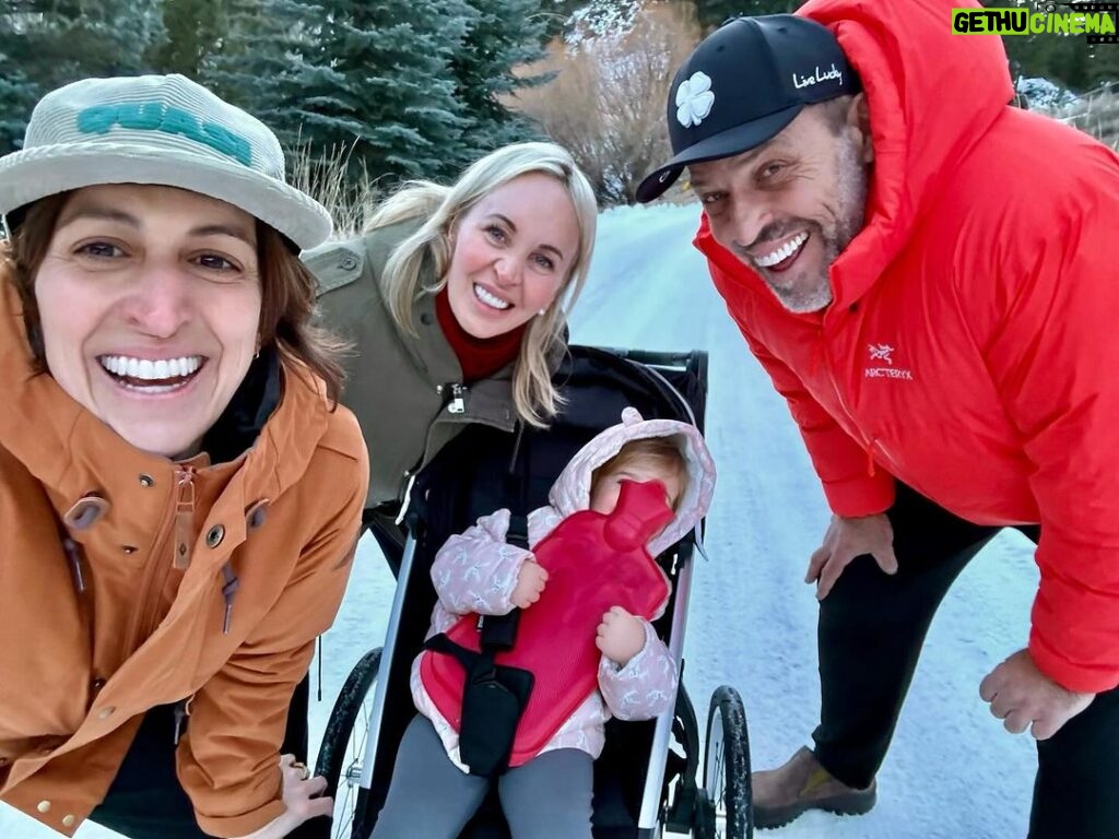 Tony Robbins Instagram - Happy New Year from our family to yours!! 🥳❤️⛄️🎉 Let us hear what you’re grateful for and excited about in 2024…