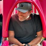 Tony Robbins Instagram – It was a blessed playful Mother’s Day at the park with our daughter. Went for a golf cart ride, they are so happy and content to just be. 

So much to learn from each other, even our toddlers are our teachers.