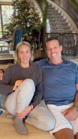 Tony Robbins Instagram - Here’s the thing about a new year … Without a compelling future and effective strategies, we can all lose sight of our goals and resolutions. 

That’s why it’s so common to set out full throttle and then lose steam or quit altogether when  fear, uncertainty, and chaos appear (and as you already know, there’s no shortage of any of that in the world!)

Still, there are people who are able to stay CENTERED in the storm and find a way to THRIVE. 🧘🏽‍♂️☔️⚡️🚀

To accomplish our goals, we need more than just a target. 🎯

We need to become the person that can hit that target. 💪🏹

🗓️ On January 24th-28th, we invite you to join us for our FREE challenge where I’ll be sharing the secrets of how to BECOME UNSHAKEABLE in 2023.

During the 5 days with us, you’ll learn how to…

👁️ Create a new vision for 2023.
🙌Become the person you were made to be.
💵 Take control of your finances. 
❤️ Create extraordinary relationships.
📝 Develop a blueprint for 2023

➡️ Reserve your FREE seat by registering right now ✍️

The link is in my bio!  Let us know if we’ll be seeing you there! 👇