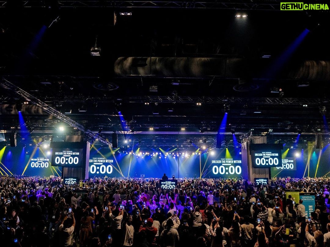 Tony Robbins Instagram - Whoa! What a weekend here in Palm Beach! Who’s ready to STEP UP?🖐️ #UPW2022 Palm Beach County Convention Center