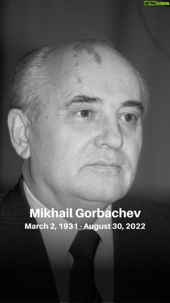 Tony Robbins Instagram - I was saddened to hear of the passing of my friend, the last leader of the Soviet Union Mikhail Gorbachev. Many years ago, I had the privilege of sharing a jet ride with Mr. Gorbachev. We had four hours in the air together and I took the opportunity to ask him: What really ended the Cold War? Of course, the big things were obvious – the collapse of the Soviet Union, the fall of the Berlin Wall, and so on. But I had the belief that the driving force behind the biggest changes we see are really the little things that, once in motion, become a catalyst for total transformation. I told the story of that flight to my friend, the late, Larry King, which you can watch here. In his day, Mr. Gorbachev was celebrated as a hero of the end of the Cold War for which he was awarded a Nobel Peace Prize and named “Man of the Decade” by Time magazine. Mr. Gorbachev’s leadership set a course of action that led to the dissolving of the Soviet Union and paved the way for greater freedoms for millions of people. Alongside President Reagan, Mr. Gorbachev truly changed the world.