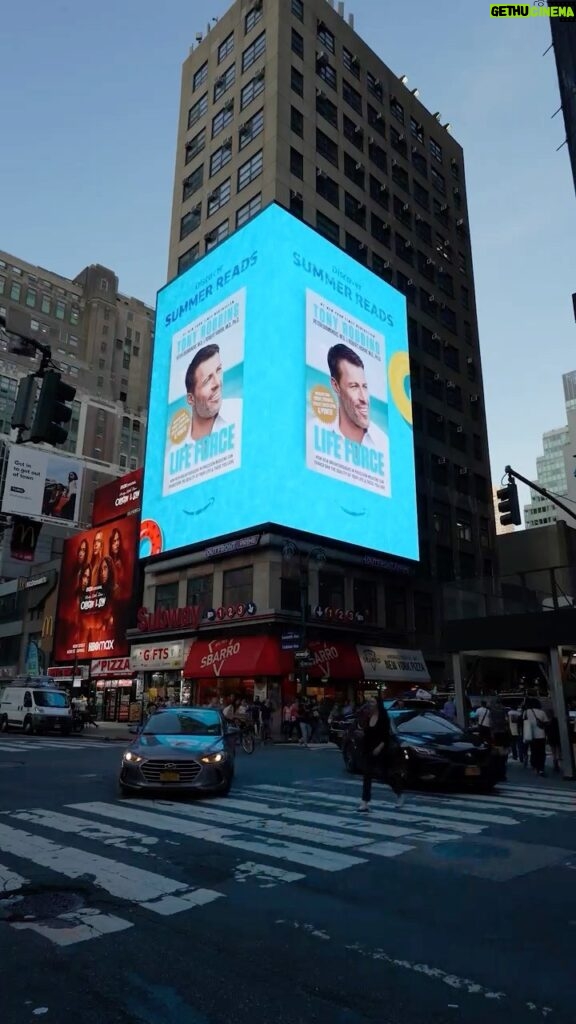Tony Robbins Instagram - Life Force is on an @amazonbooks billboard in NYC! 🗽 I’m thrilled to be included in this celebration of summer reading. What are you all reading this summer? 📚