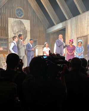 Tonya Lewis Lee Instagram - I loved attending the first Broadway revival ever of Ossie Davis's wonderful comedy Purlie Victorious: A Non-Confederate Romp Through the Cotton Patch.

As Purlie declares: Let us, therefore, stifle the rifle of conflict, shatter the scatter of discord, smuggle the struggle, tickle the pickle and grapple the apple of peace! @purliebway What a fantastic job! @iamkennyleon @ltjackson_

#purlievictorious #broadway #NYC #BlackExcellence #TheaterMagic #BroadwayRevival #ComedyGold #OssieDavisLegacy #TheaterInspiration #StageMagic #CottonPatchChronicles #TheaterCommunity #CulturalHeritage #ArtisticExpression #InclusiveTheater #LivePerformance