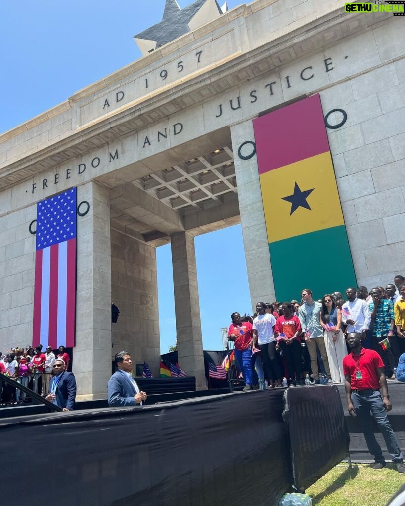 Tonya Lewis Lee Instagram - Returning to Ghana after 400 years with the first black VP of the US is so deeply meaningful to me…yes, I have Ghanaian heritage according to DNA. And I love the policy of the White House to strengthen the partnership between the US and the continent. Africa is an amazing place…the Ghanaian people are so warm, the art so vibrant, the food so delicious…there is much happening here!