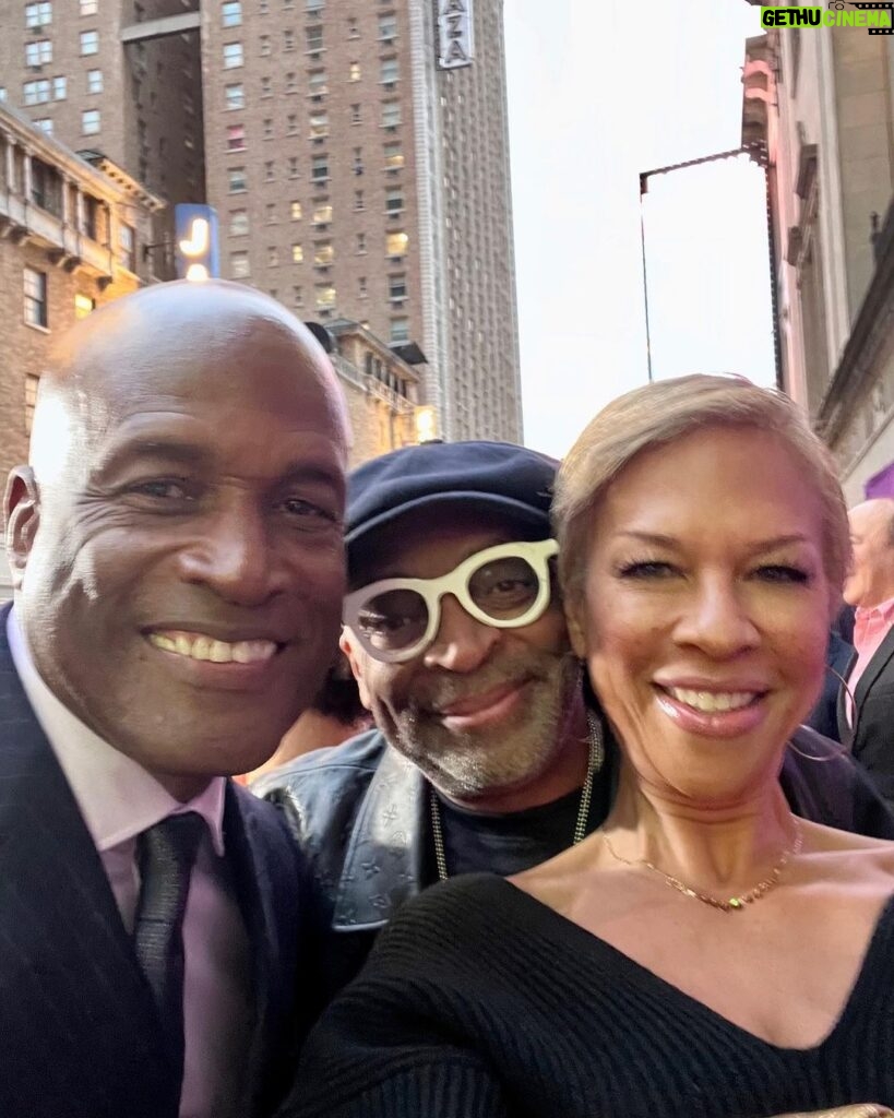 Tonya Lewis Lee Instagram - I loved attending the first Broadway revival ever of Ossie Davis's wonderful comedy Purlie Victorious: A Non-Confederate Romp Through the Cotton Patch. As Purlie declares: Let us, therefore, stifle the rifle of conflict, shatter the scatter of discord, smuggle the struggle, tickle the pickle and grapple the apple of peace! @purliebway What a fantastic job! @iamkennyleon @ltjackson_ #purlievictorious #broadway #NYC #BlackExcellence #TheaterMagic #BroadwayRevival #ComedyGold #OssieDavisLegacy #TheaterInspiration #StageMagic #CottonPatchChronicles #TheaterCommunity #CulturalHeritage #ArtisticExpression #InclusiveTheater #LivePerformance