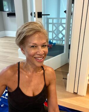 Tonya Lewis Lee Instagram - Life is all about staying committed to self-improvement, and for me, the gym is where it all starts. I am pushing boundaries, having a good time, and loving the results. 💪 #SelfImprovement #FitnessJourney #PushingBoundaries

Check out @movitaorganics for a suite of wellness products. 🌿 
Movita organic vitamin subscriptions that support your vitality, beauty, and energy to win the day. 💫 #Wellness #Vitamins #HealthAndBeauty