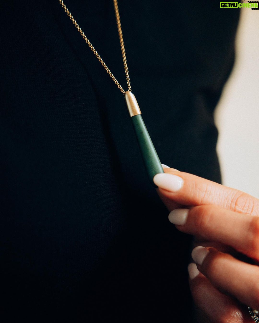 Tonya Lewis Lee Instagram - ✨# TheTonyaLewisLeeEdit ✨ Swipe to get a look at @tonyalewislee’s favorite necklaces from The Jewelry Edit! Tonya handpicked these pieces as part of an effort to bring more awareness to @TheOpportunityNetwork and the important work they do to give equal opportunities to students from underrepresented communities. We love that our missions align in breaking down barriers and increasing access to opportunities for those who need it. Check out Tonya’s complete edit at the link in bio and you can donate 10% of your order total to the cause by using the code OPPNET at checkout. 💛 . . . #theopportunitynetwork #jewelryedit #collaboration #partnership #mentoring #mentorship #diversity #program #community #givingback #students #jewelry #jewelrydesign #necklaces #necklace #jewelrylovers #shopnow