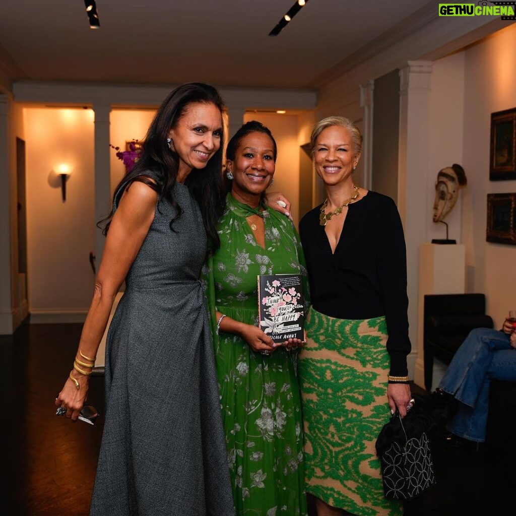 Tonya Lewis Lee Instagram - I attended the launch of @nicoleavantofficial new book: “Think You'll Be Happy: Moving Through Grief with Grit, Grace, and Gratitude”. #linkinbio It was a fun & celebratory night with lots of references to her amazing parents #JacquiA and the one and only Clarence Avant. #bookparty #parents #love #memory #friends #book #reading