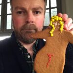 Torbjørn Røe Isaksen Instagram - Det er — hva skal man si? — nye tider. Datter (7) har laget en peppekakedame… «som har mensen». Direkte sitat. #girlpower