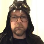 Torbjørn Røe Isaksen Instagram - Noen har lurt på om jeg er blitt borte fra Insta nå som jeg ikke lenger må sjarmere velgere for å get da vote out. Nei da. Har bare feiret litt jul, håndtert diverse sykdom som kommer med tre barn og ventet på en dom fra karantenenemnda som bestemmer når jeg kan starte i @e24nyheter Men jeg våkner sakte, men sikkert til live igjen! (Cue evil laugh)