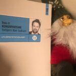 Torbjørn Røe Isaksen Instagram - //OPPDATERING: Forlaget får nå dessverre ikke sendt ut mer tidsnok til jul, men alle dere som har bestilt, får.// —> Hei hå, nå er det jul igjen. Men hva skal du gi til kommunistkjæresten? Til høyreonkel? Eller til din nørdete lillesøster? Hva med boken Hva er konservatisme? Send meg en DM (NY: enda bedre er å sende e-post, fakturaadresse og hvem den skal signeres til til trisaksen@gmail.com) så skal jeg få signert boken også før forlaget sender den avgårde (dette er reklame da, men jeg har faktisk ikke noen inntekter fra boken).
