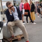 Torbjørn Røe Isaksen Instagram - Jeg var en hel uke på demokratiets femetasjes diskotek — @arendalsuka — og la ikke ut et eneste bilde. Beklager. Men jeg var for opptatt med å late som jeg snakket i telefonen, for å unngå å møte blikket til tidligere kollegaer. Foto: @havard_paulsen