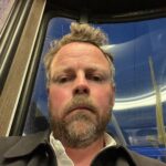 Torbjørn Røe Isaksen Instagram - Jeg har skrytt mye av at jeg kommer med en bok snart, men egentlig vil jeg bare at noen skal se meg som menneske, kanskje si at jeg er pen på håret.