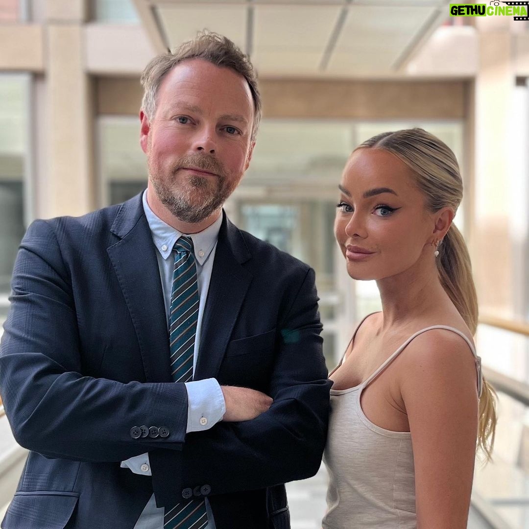 Torbjørn Røe Isaksen Instagram - Det er som jeg alltid sier: influencers be influencin’. Og så har vi enormt mye til felles @sophieelise og jeg. Jeg nevner i fleng: Vi her begge fra Harstad (sånn litt i hvert fall). Ny episode av Stopp verden hos @e24nyheter eller @podme_norge