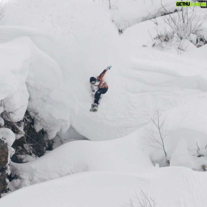 Torstein Horgmo - 4.2K Likes - Powterns & Eartime 🤓
More moments from Light, still up on @Shred_Bots
Feat: @iikkabackstrom & @sebbedebuck
@RockstarEnergy
@GoPro
@Oakley @OakleySnowboarding
@UnionBindingCo
@CoalHeadwear
@SoundBox